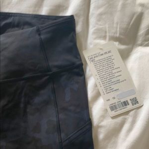 Lululemon NWT Fast and free 25” tight size 10